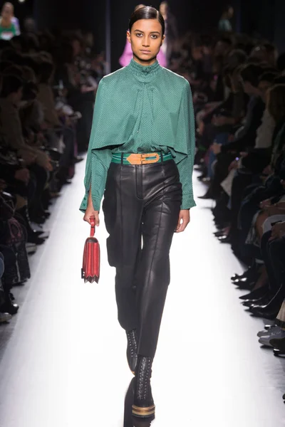 Look 33